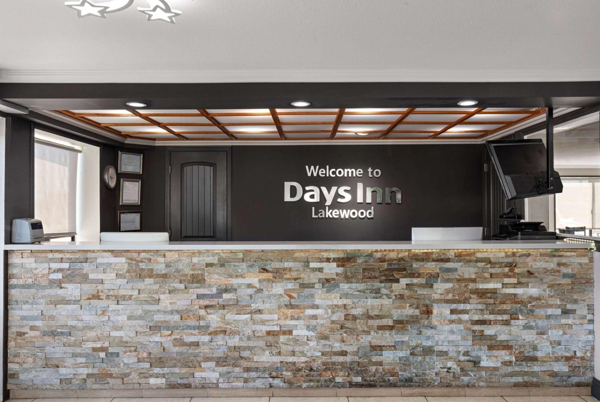 Days Inn By Wyndham Lakewood South Tacoma Exterior foto